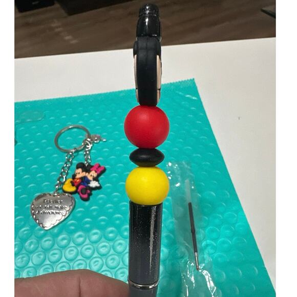 Mickey & Minnie Mouse 5 pc charm set. 
Key Chain, pen,cup,cell phone & bag charm - Picture 4 of 8